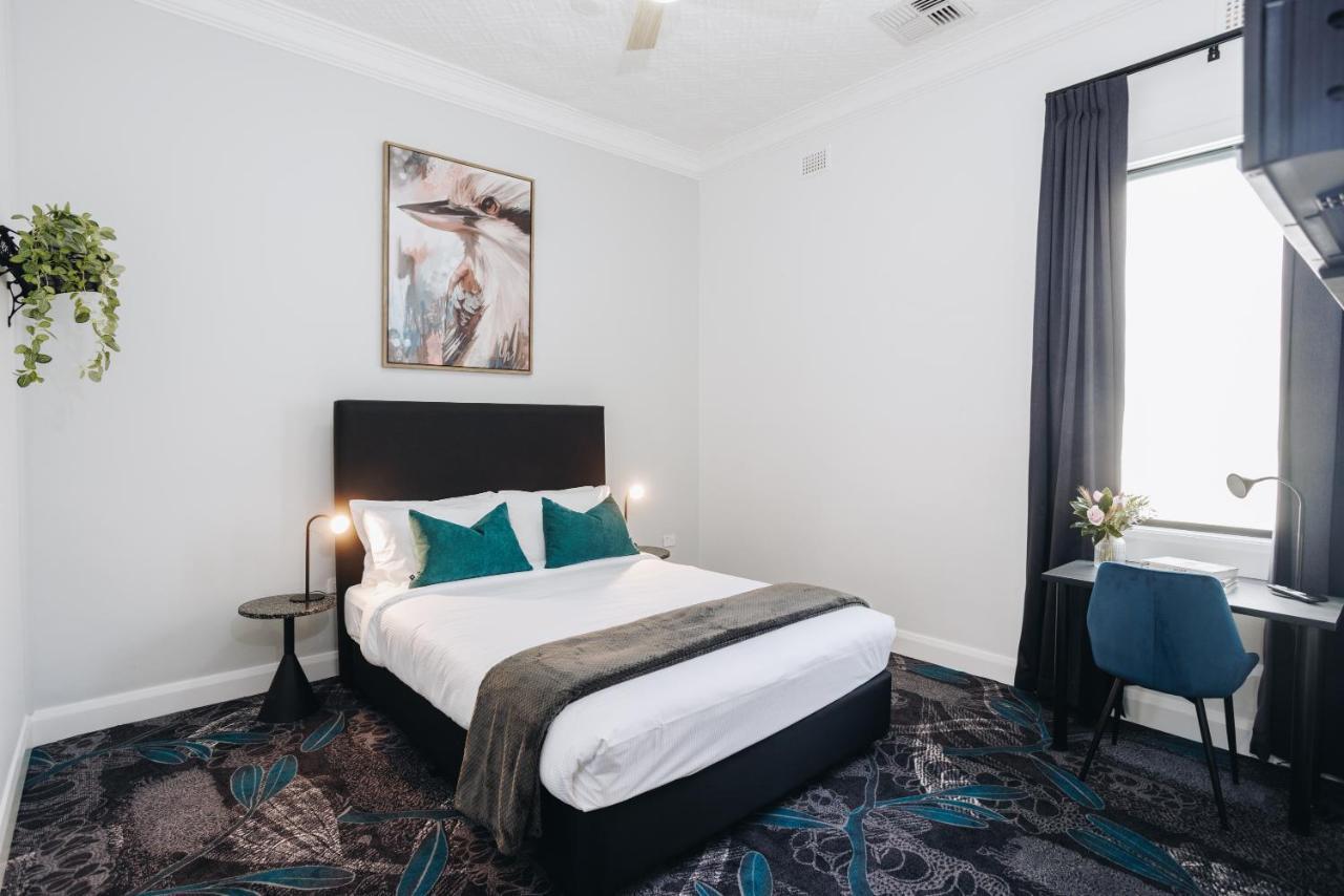 Royal Hotel Уайонг Екстериор снимка
